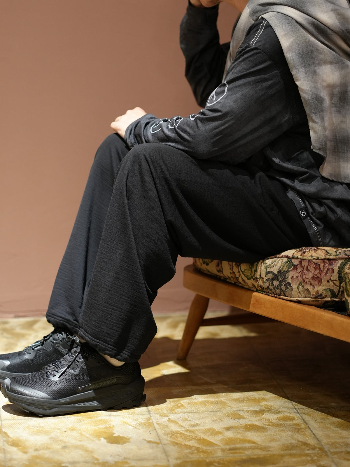 Super 140's Melino Wool Sweat Pants made by PHEENY